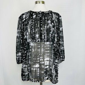 Chico’s L sz 2 Top Black White Print Sheer Hidden Snaps 3/4 Sleeve #F